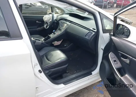 2013 Toyota Prius Three Se z USA, uszkodzony, nr VIN JTDKN3DU1D1642056